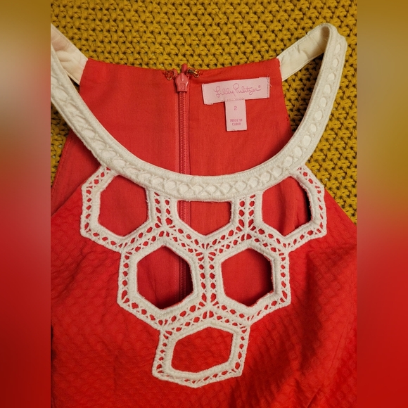 Lilly Pulitzer Cutout Halter Style Top, Size 2 - Picture 2 of 11